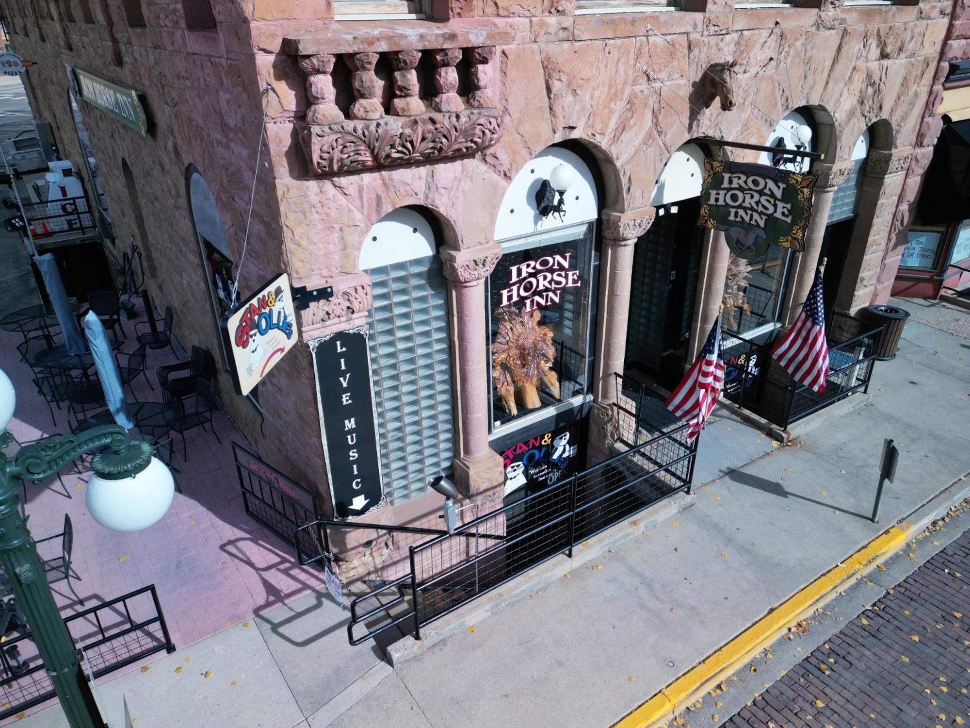Historic Iron Horse Inn - ديدوود المظهر الخارجي الصورة