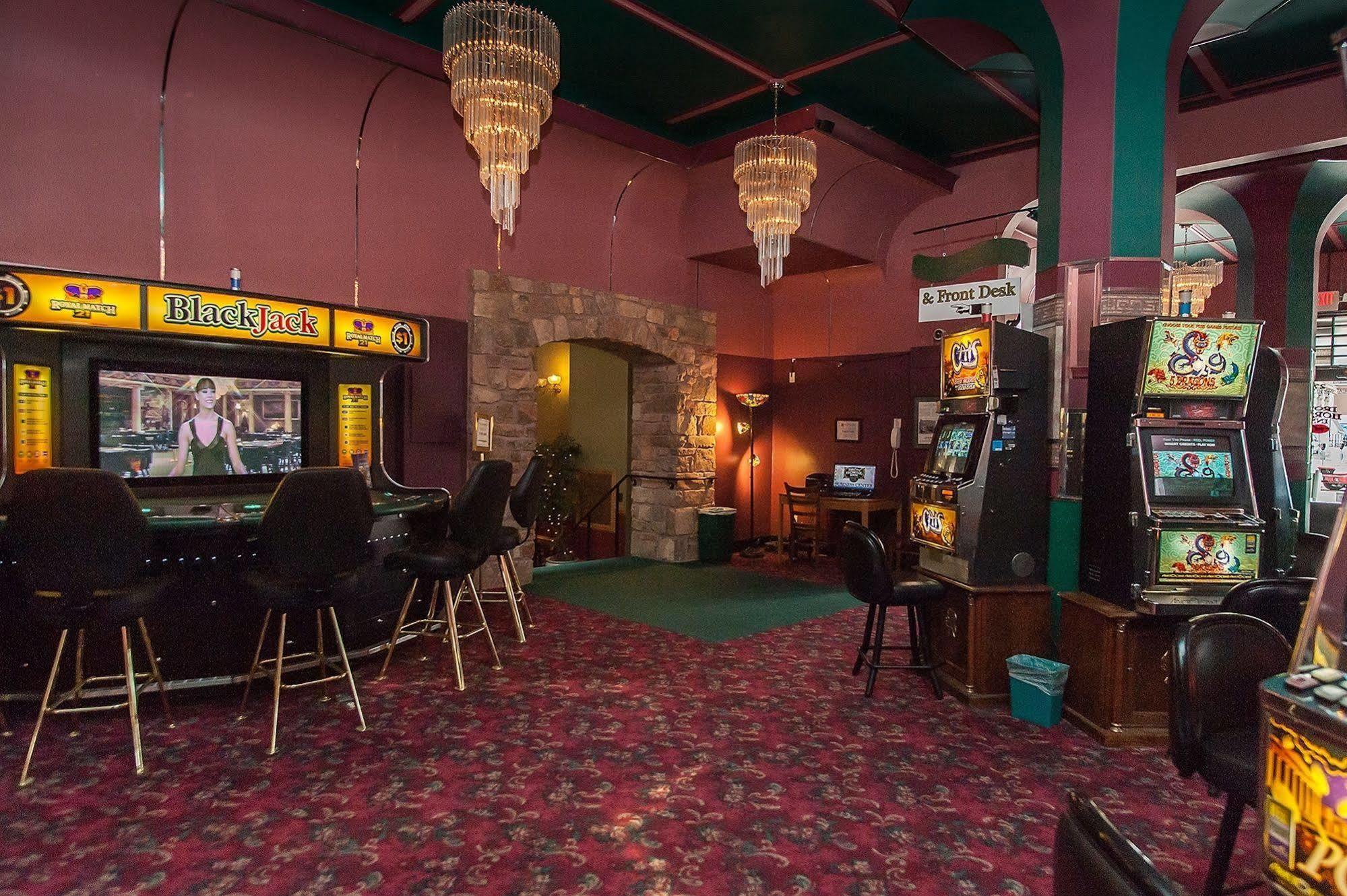 Historic Iron Horse Inn - ديدوود المظهر الخارجي الصورة